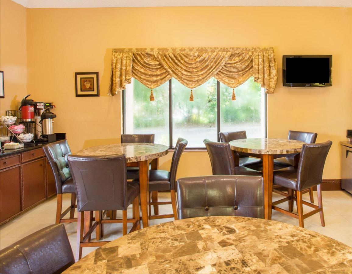 Travelodge By Wyndham Fort Myers Airport Exteriér fotografie