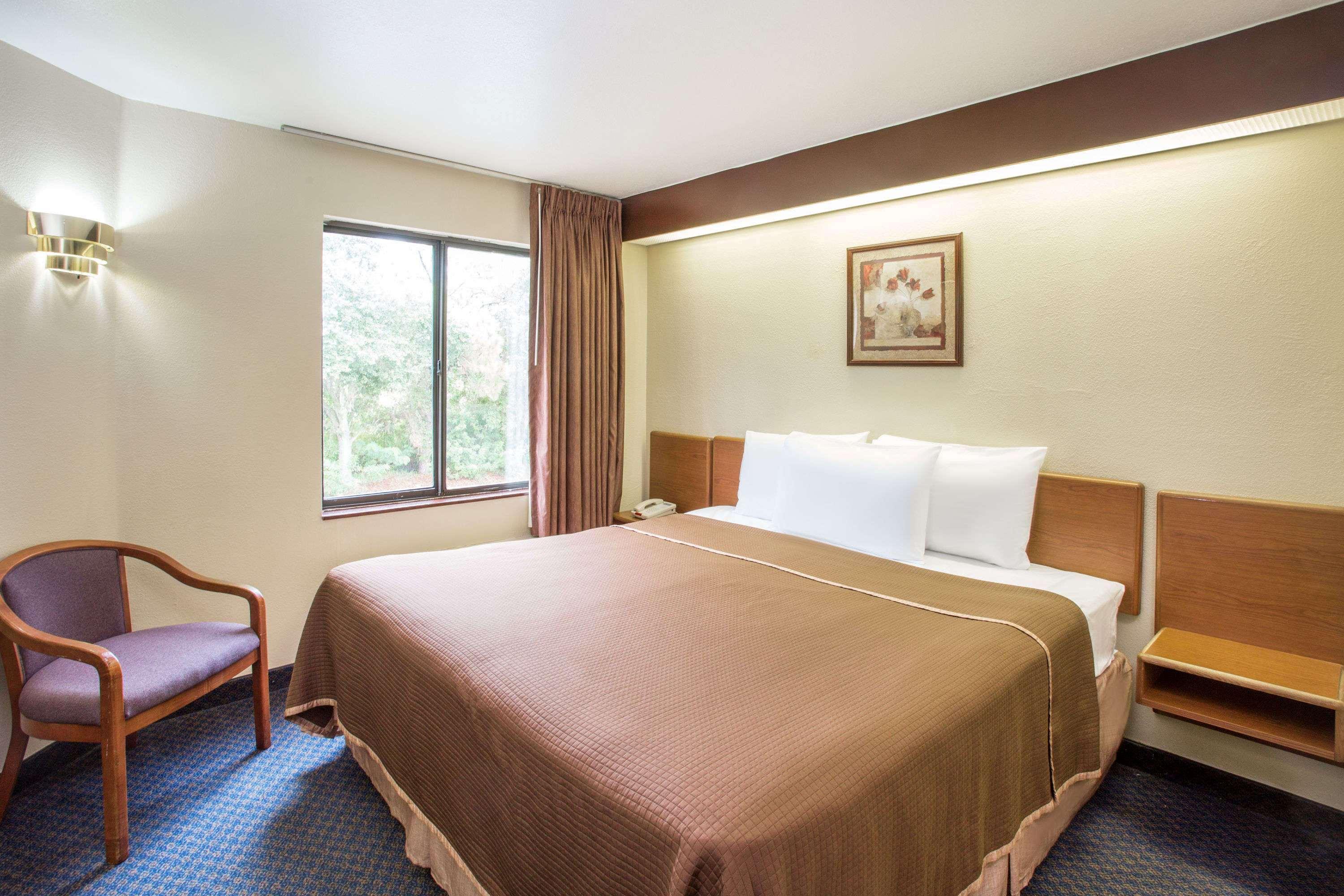 Travelodge By Wyndham Fort Myers Airport Exteriér fotografie