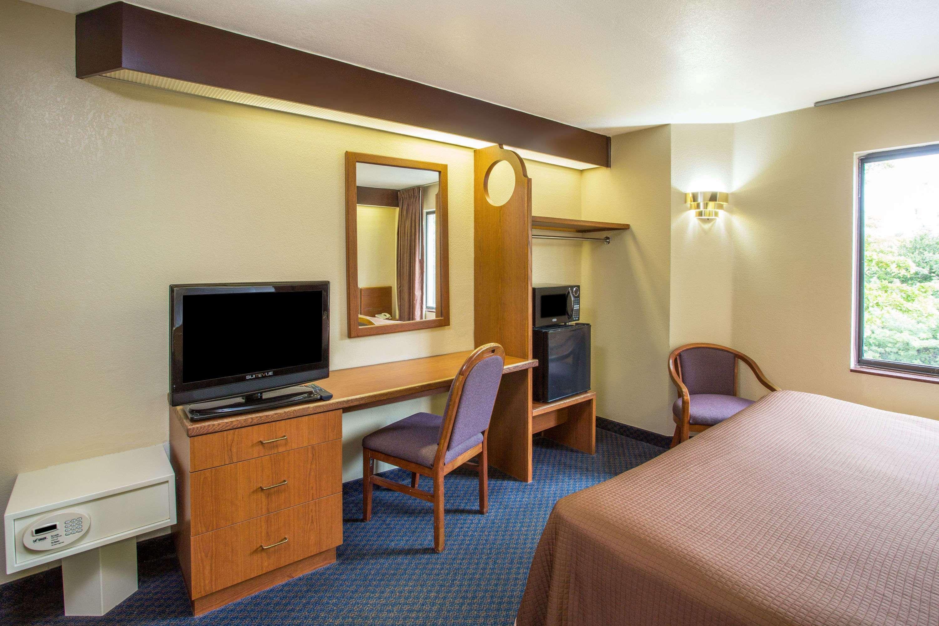 Travelodge By Wyndham Fort Myers Airport Exteriér fotografie