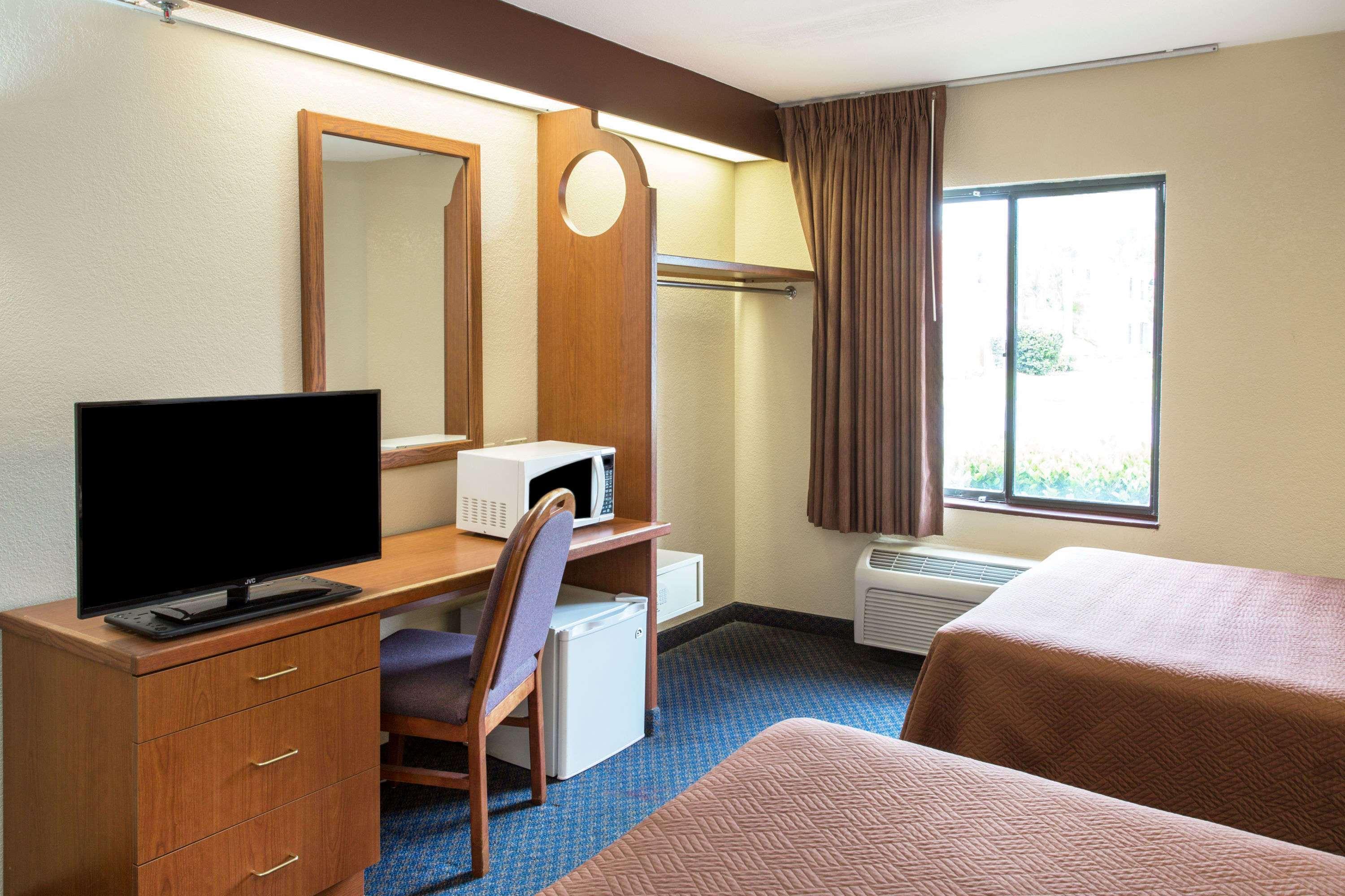 Travelodge By Wyndham Fort Myers Airport Exteriér fotografie