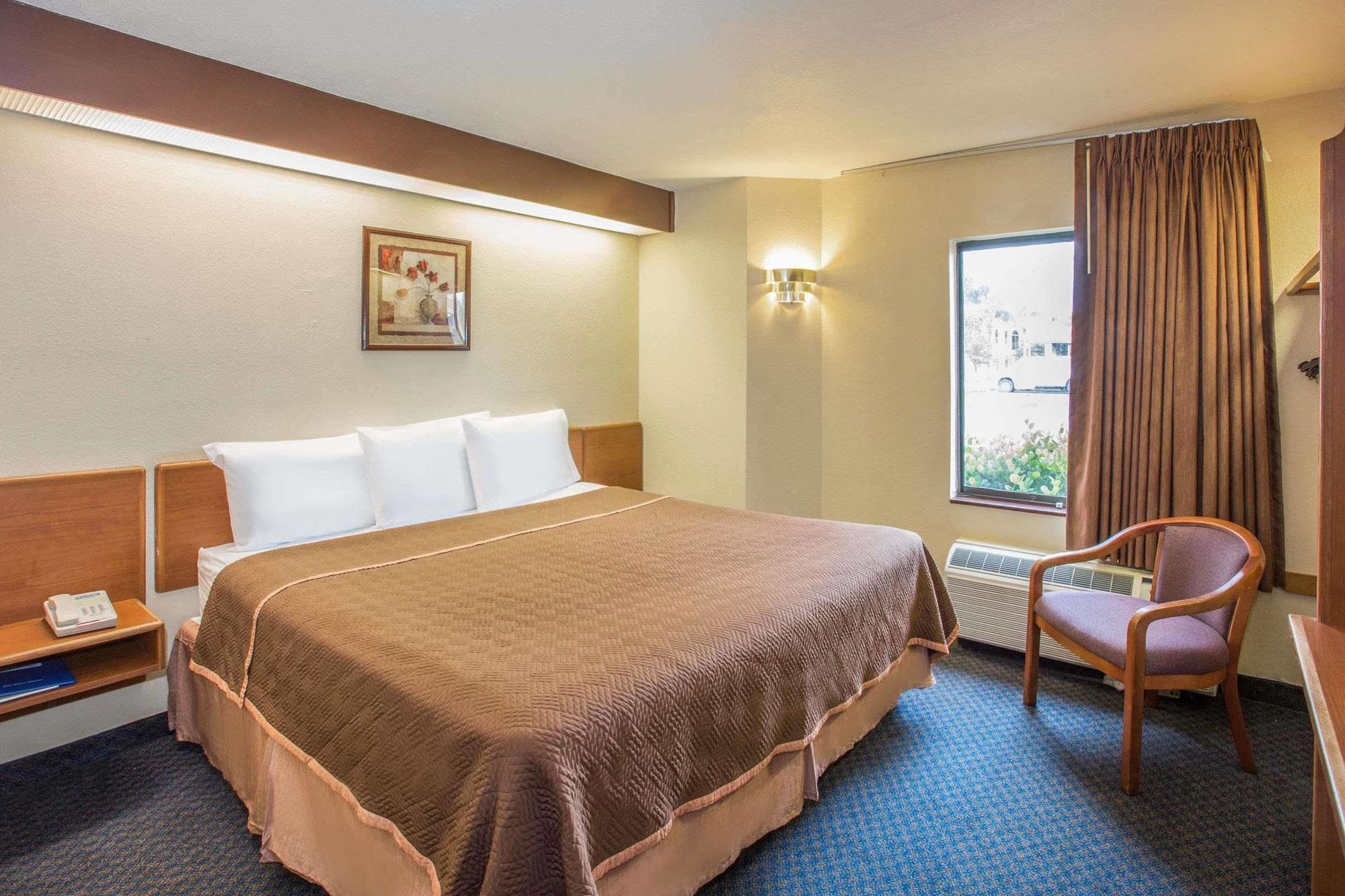 Travelodge By Wyndham Fort Myers Airport Exteriér fotografie